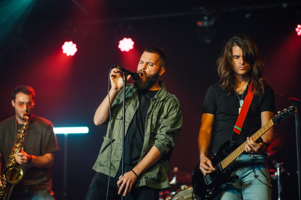 How Bands Grow Together Through Shared Vision