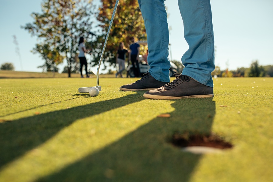 Beginner’s Guide to Playing Golf Like a Pro