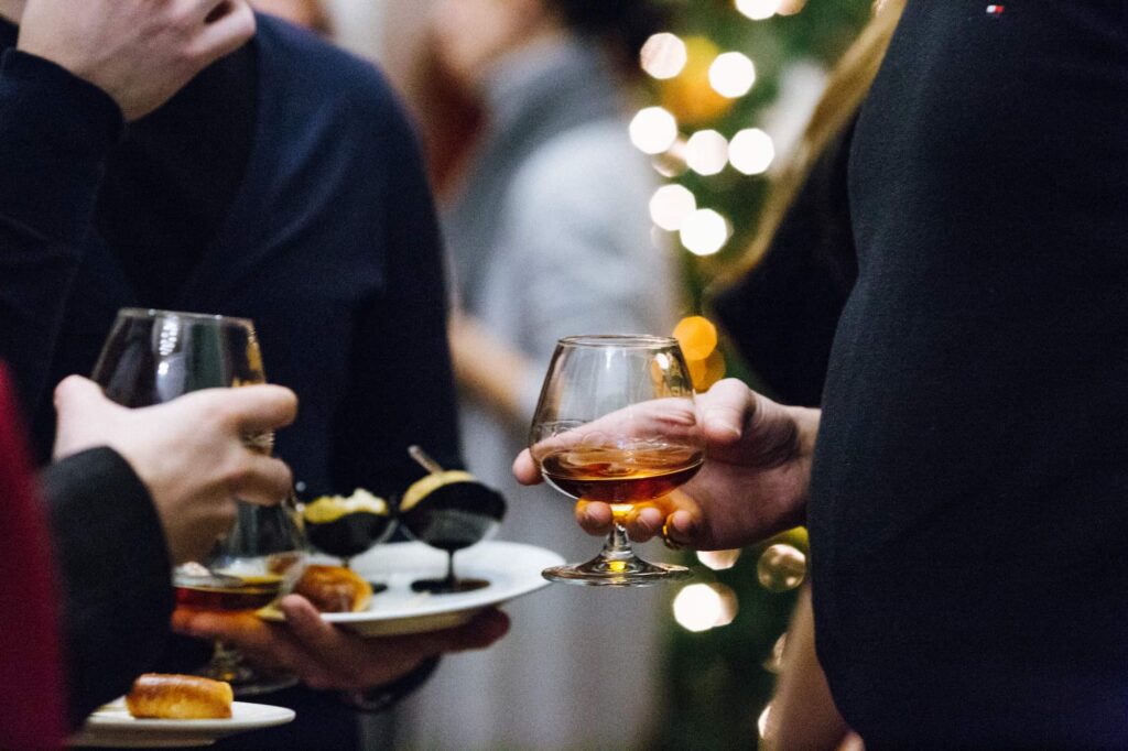 Creating Memorable Evenings Through Drink Presentation